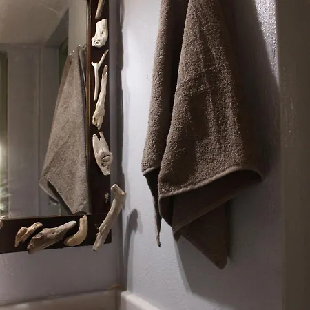 Hillside House Apartment