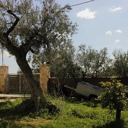 Hillside House Apartment