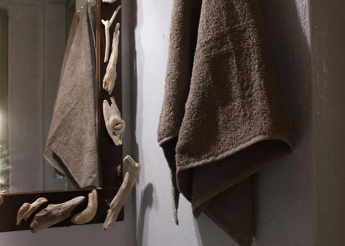 Hillside House Apartment